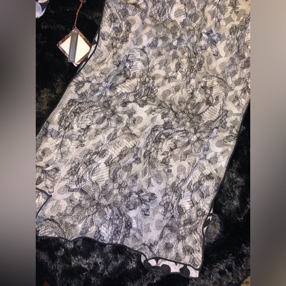 COACH VINTAGE OBLONG OP ART LACE SCARF - Picture 4 of 5